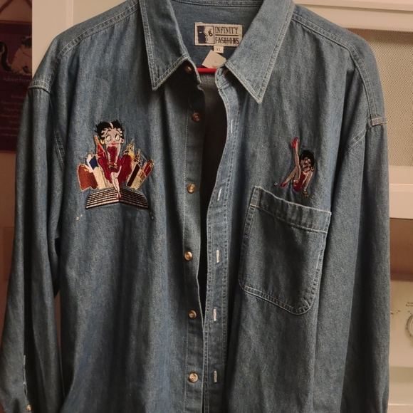 Long sleeve button up shirt - Picture 1 of 4